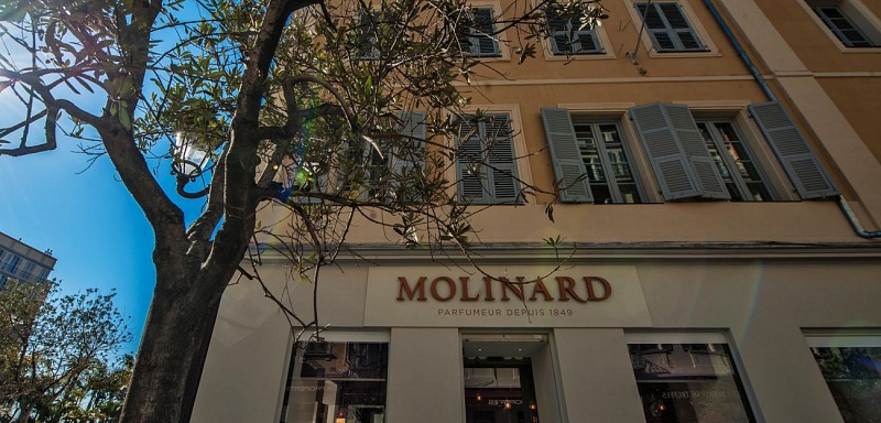 Taller de creación de perfumes para niños – Perfumería Molinard en Niza