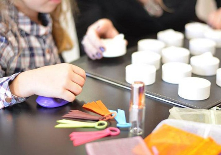 Laboratorio di creazione profumi per bambini - Profumeria Molinard a Nizza