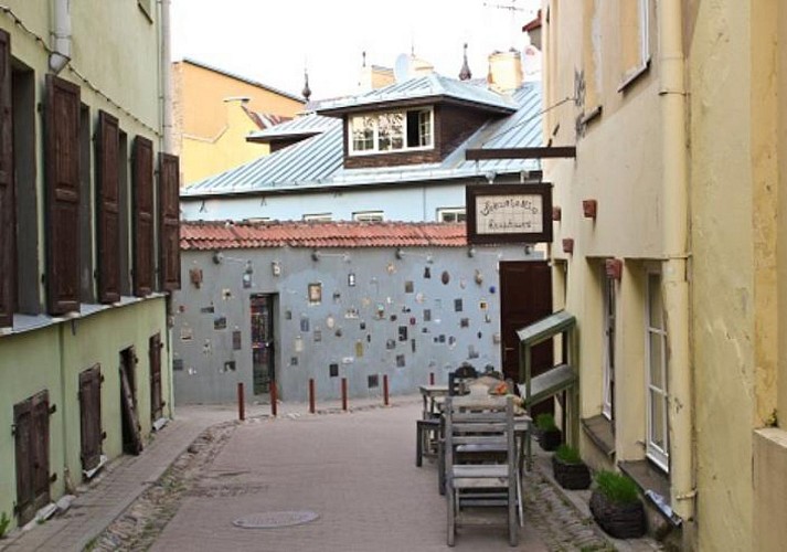 Discover Vilnius' bohemian neighbourhood - Guided walking tour