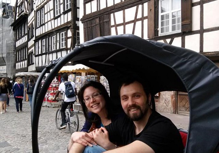 Balade en vélo-calèche dans le Vieux Strasbourg et le quartier impérial Allemand