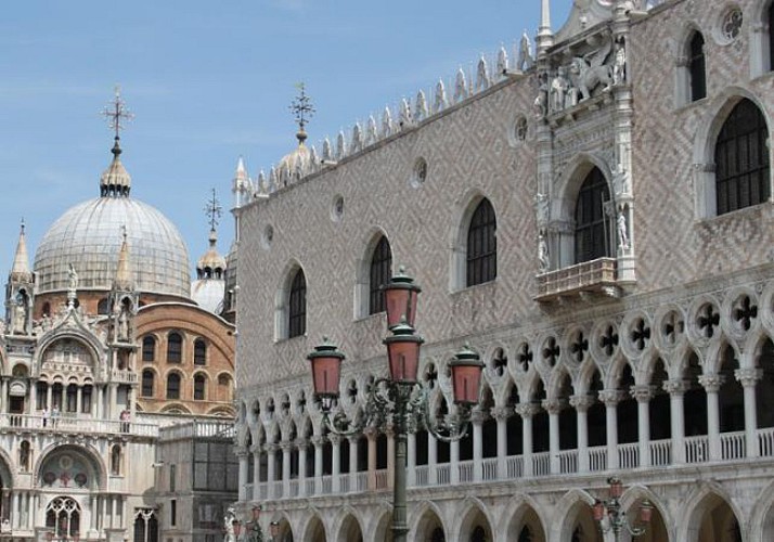 Visite guidée du Palais des Doges et de Venise en après midi – Billet coupe file