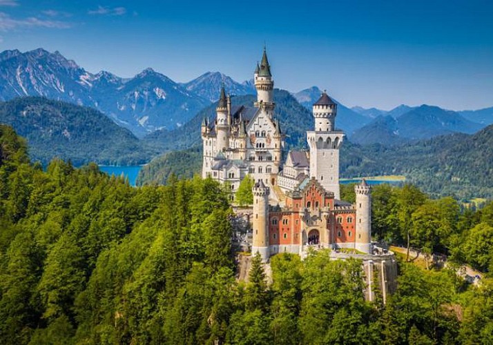 Day Excursion in Bavaria: Neuschwanstein, Linderhof and Oberammergau, Departing from Munich
