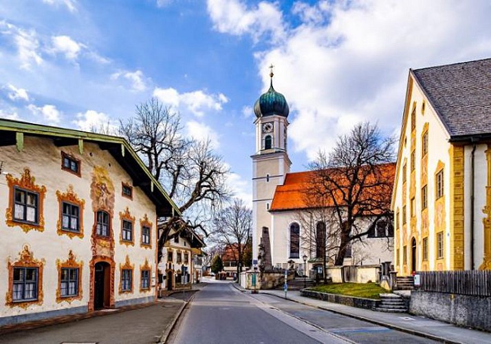 Day Excursion in Bavaria: Neuschwanstein, Linderhof and Oberammergau, Departing from Munich