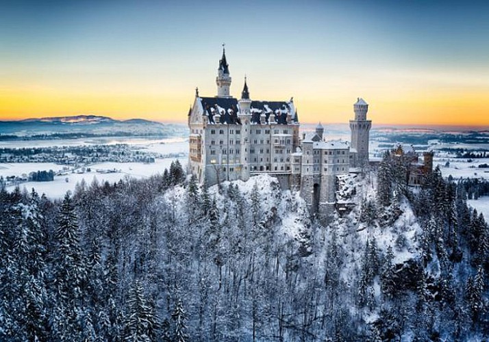 Day Excursion in Bavaria: Neuschwanstein, Linderhof and Oberammergau, Departing from Munich