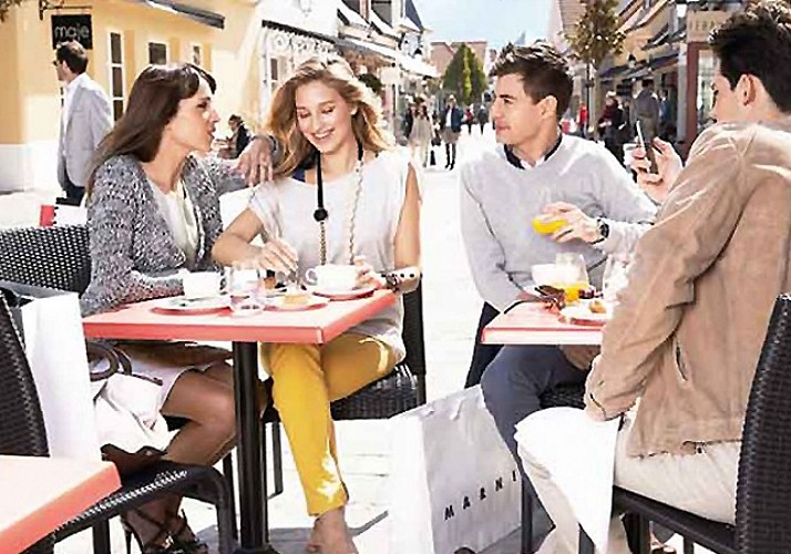 Shopping a La Vallée Village - Viaggio incluso da Parigi 1° arr