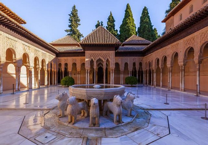 Guided Walking Tour of the Alhambra in Granada – Without transport