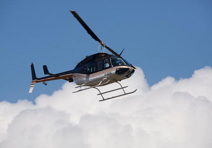 Baptême de l'air au dessus des châteaux - survol en hélicoptère en Val de Loire