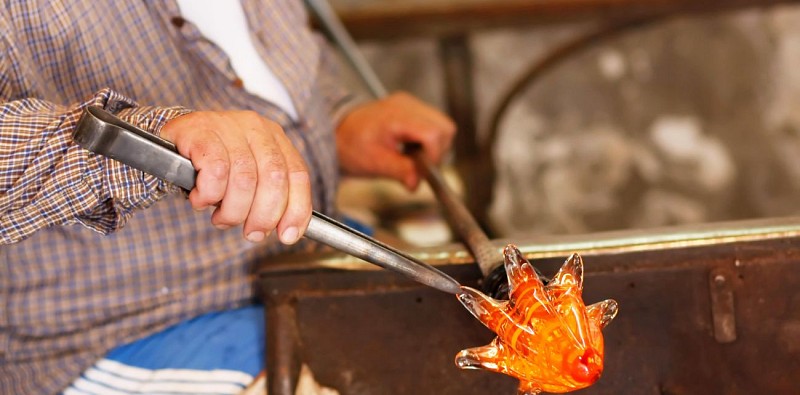 Visita della soffieria di vetro di Murano e della fabbrica di merletti di Burano - in inglese