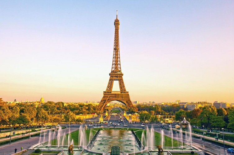 Visite du 2ème étage Tour Eiffel avec guide (en anglais exclusivement)