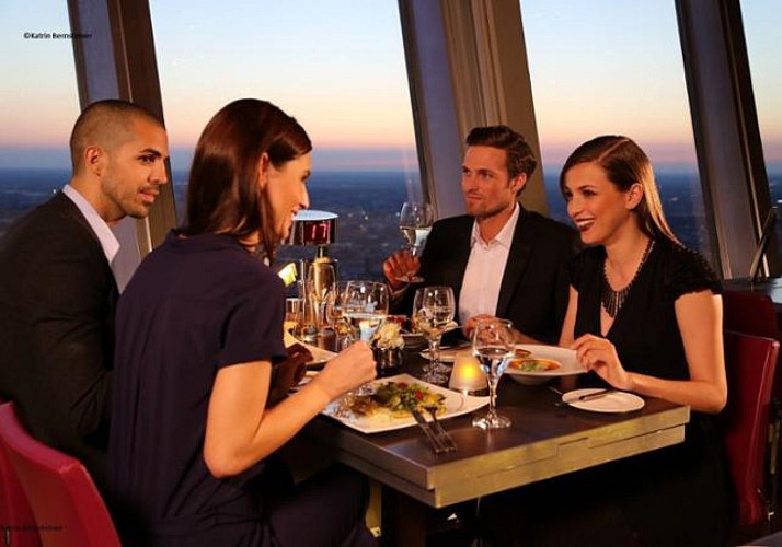 Romantisches Dinner im Fernsehturm von Berlin