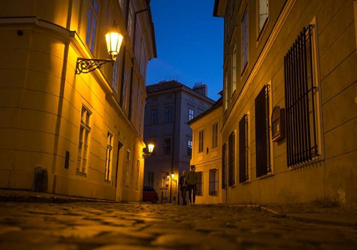 Walking tour around Old Prague's mysterious sites