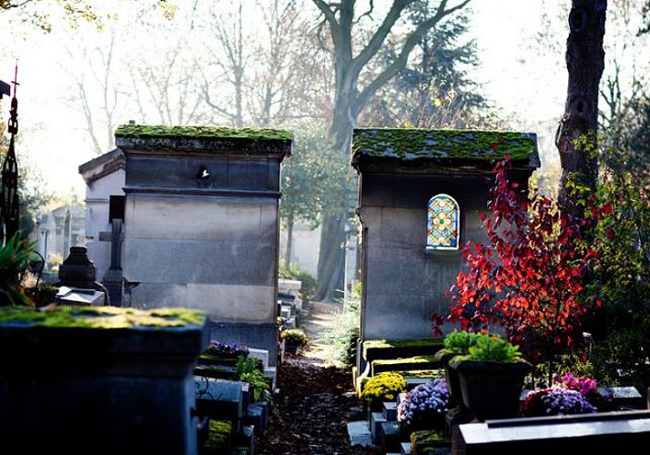 Murder Mystery Tour at the Père Lachaise Cemetery – Tour with clues and actors