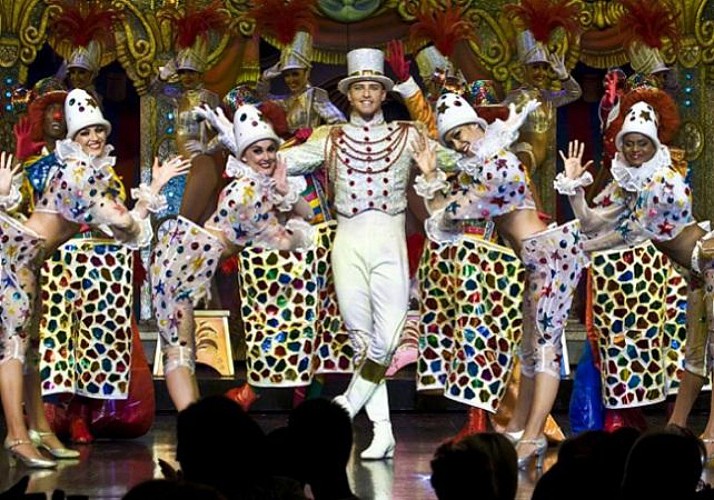 Silvester im Moulin Rouge Paris - Abendessen und Show