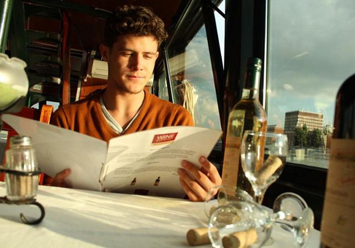 Croisière sur le Danube : Dégustation de vin & Concert - Transferts en option - Budapest