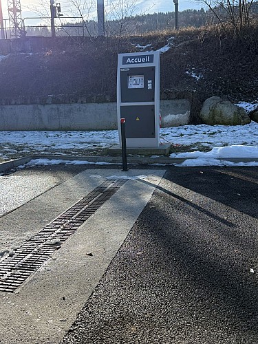 Area di sosta camper nel parcheggio del stadio