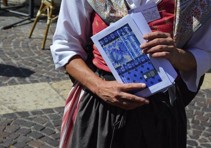 Découverte d'un marché provençal et initiation à la gastronomie locale à Fréjus