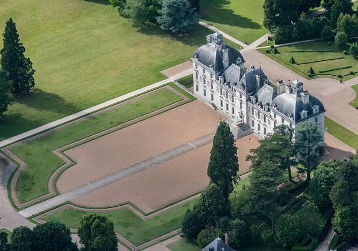 Helicopter Flight over the Great Châteaux of the Loire Valley