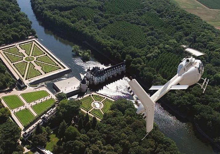 Vol privatif en hélicoptère – Chenonceau, Amboise, Pagode de Chanteloup