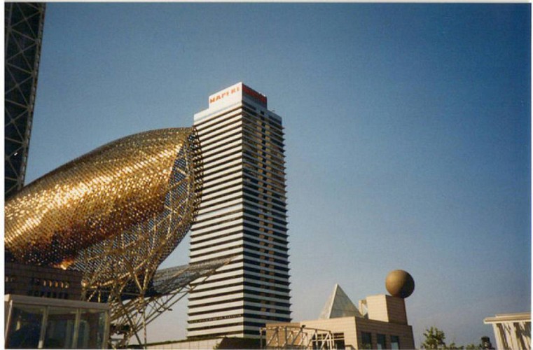 The Top Sights of Barcelona: Bus & Walking Tour