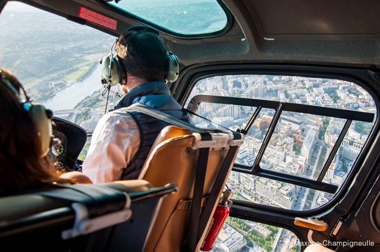 Flug über Paris - Versailles im Helikopter