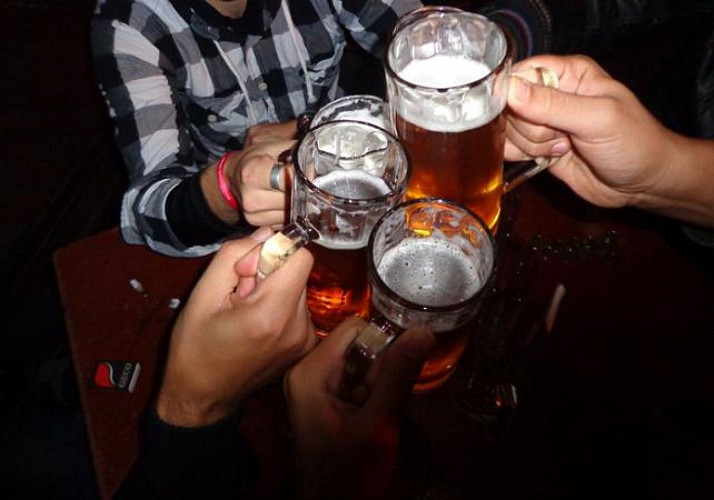 Praga by night: tour de los mejores bares y entrada VIP a un club nocturno