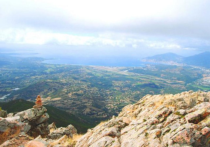 Hiking in Monte Aragnascu – Leaving from Ajaccio