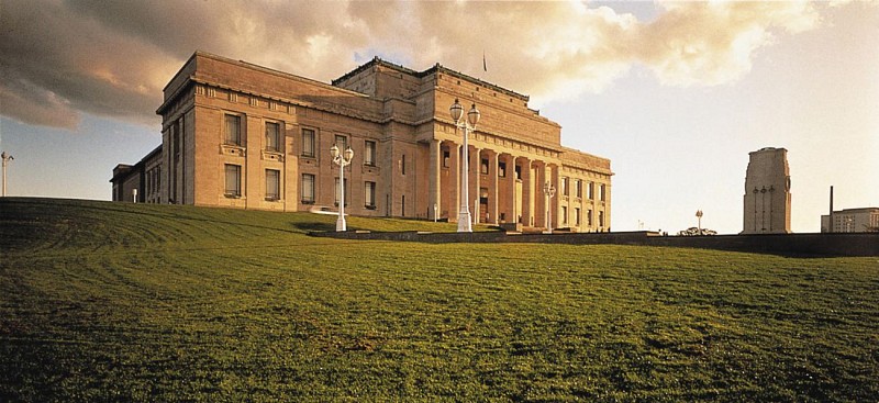 Auckland Sky Tower and guided tour of the city
