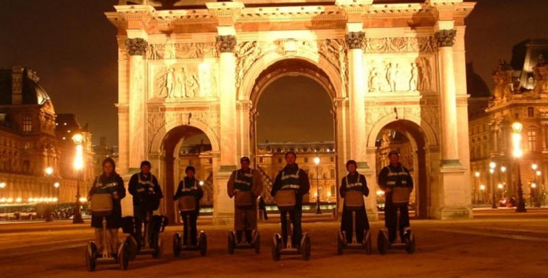 Paris bei Nacht mit dem Segway (auf Englisch)