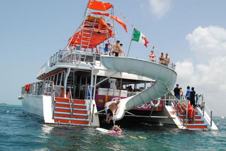 Journée de croisière festive en Catamaran - Au départ de Cancun
