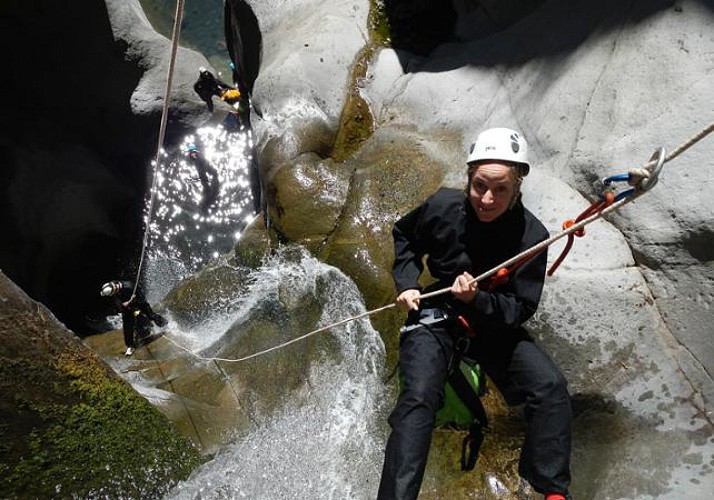 Go Ganyoning in the "Fleur Jaune" Canyon in La Réunion