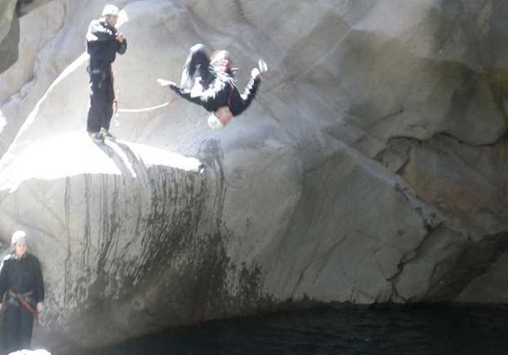 Go Ganyoning in the "Fleur Jaune" Canyon in La Réunion