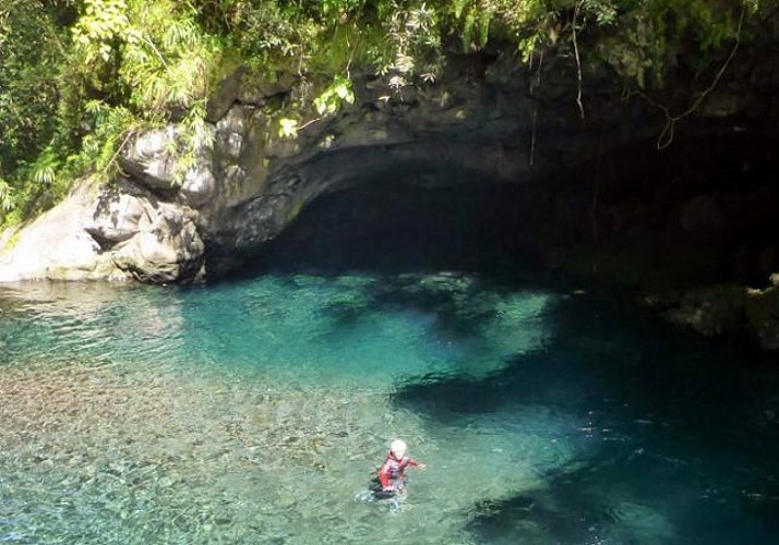 Canyoning dans la rivière Langevin à La Réunion