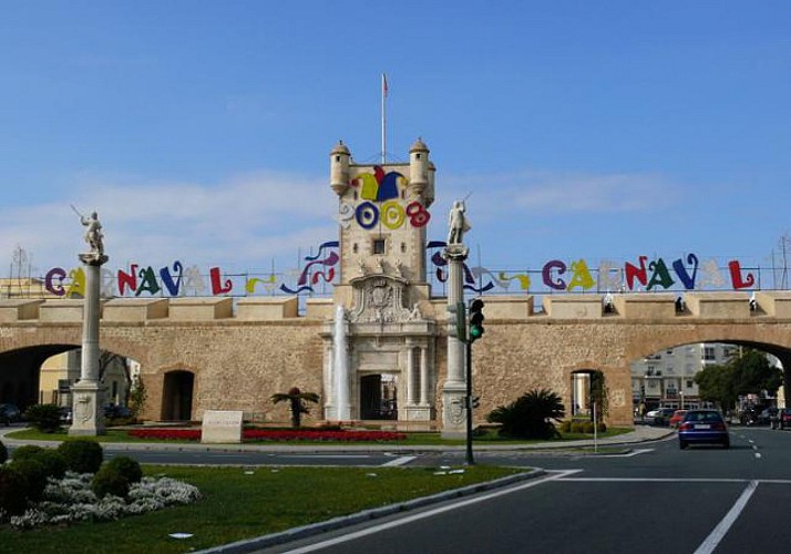 Guided Walking Tour Focusing on the Cadiz Carnival