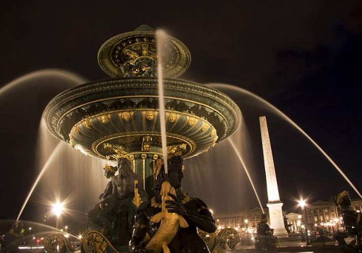 Die Illuminationen von Paris per Bus entdecken