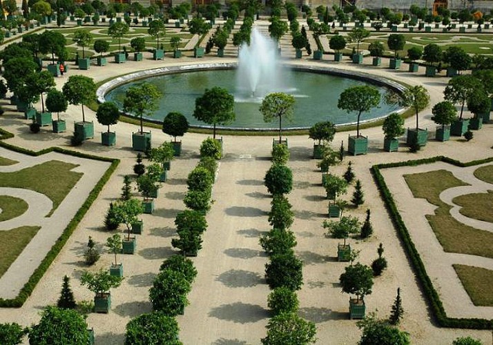 Visite de la maison du peintre Monet à Giverny et du château de Versailles - Coupe file