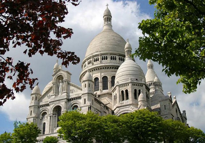 Tour of Notre Dame, Montmartre & The Louvre Museum – Skip-the-line tickets