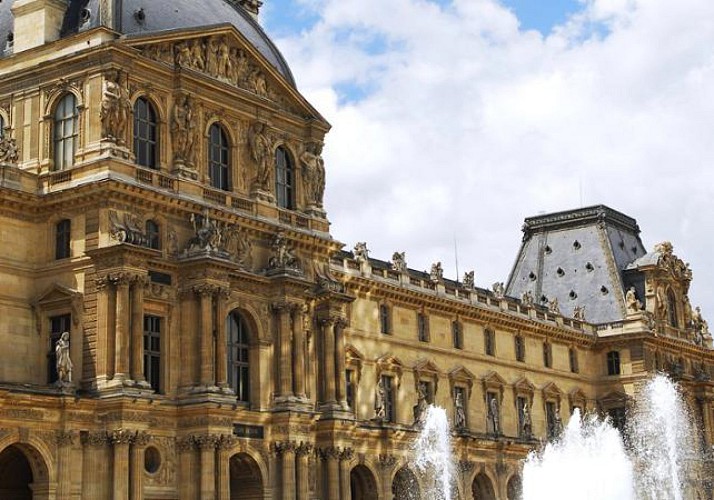 Guided Tour of the Louvre Museum + guided visit at Eiffel Tower – Skip the line