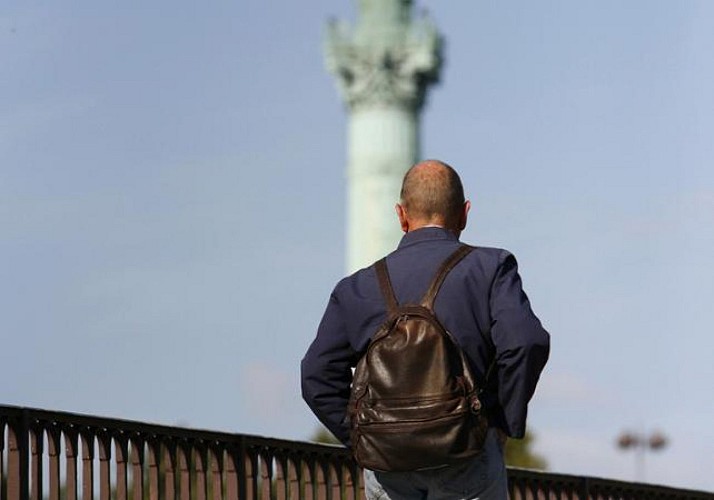 Coach Tour of the Historic Districts of Paris + Visit to Notre-Dame Cathedral