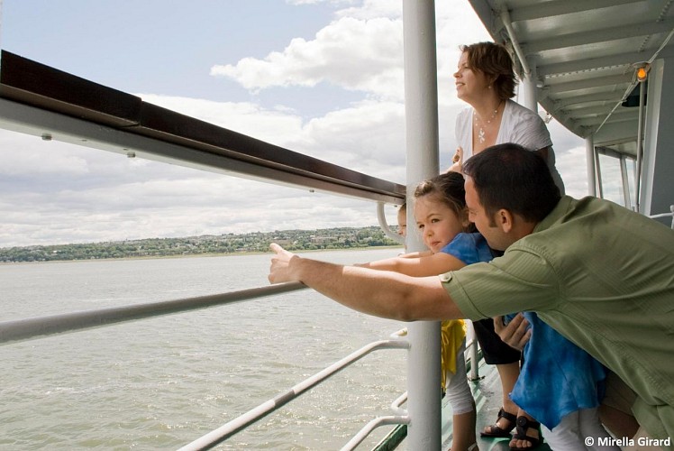 Sightseeing cruise on the Saint Lawrence - in Québec