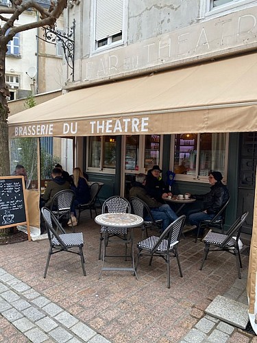 Le Théâtre