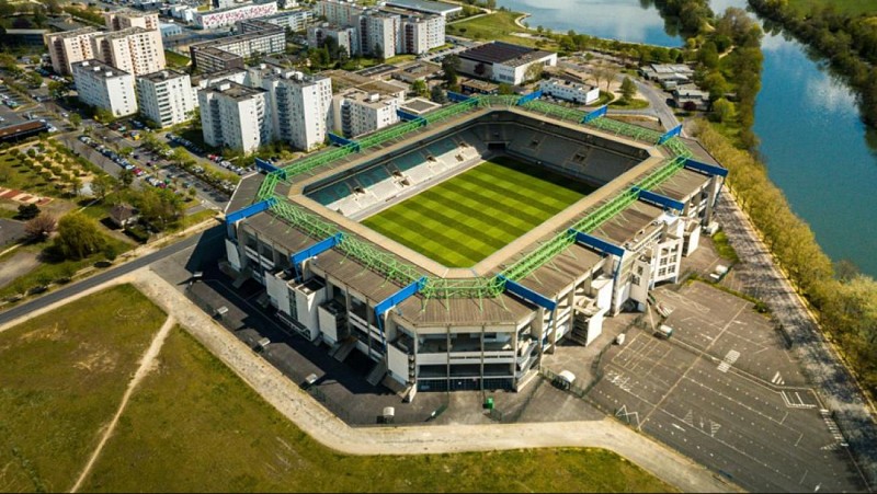 Le stade Louis Dugauguez