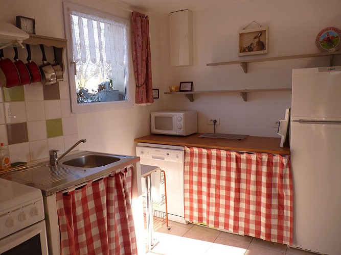 En Normandie 15mn Rouen, Gîte-Chambres d'hôtes de charme"La Bénardière 76".Cuisine, salon, 2 chambres, 7 personnes. Accès rapide mer.