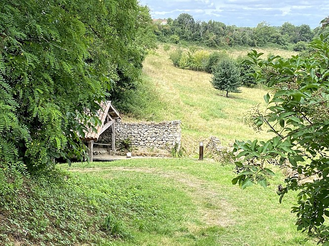 Lavoir et Fontaine Gothique