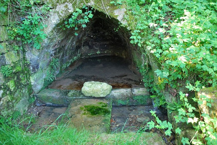 Lavoir et Fontaine Gothique