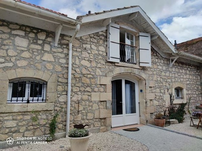 2. Gîte Bacchus Entrée