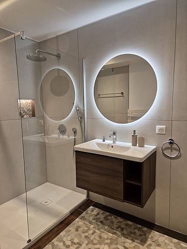 4 Nouvelle Salle de douche