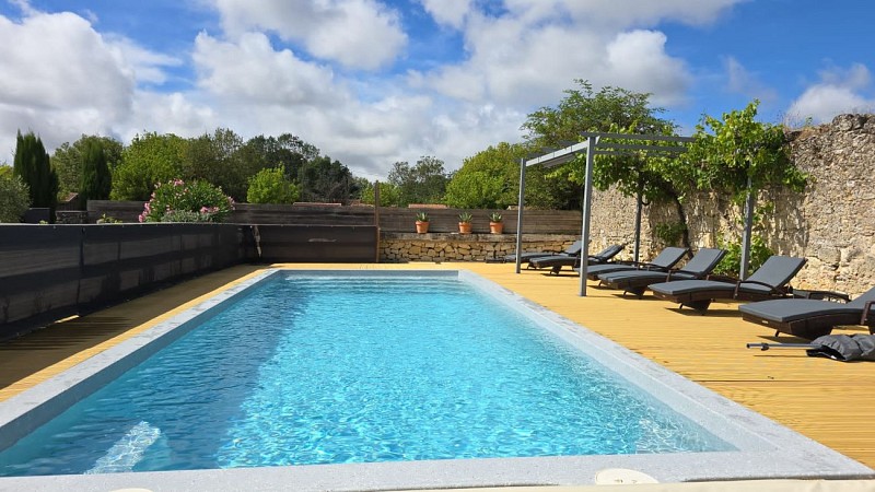 9. La Piscine