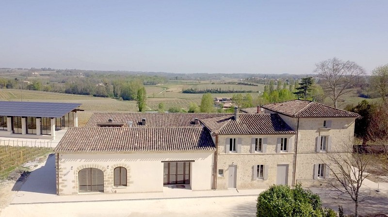 Valandraud_2021_drone_vue_arrière_chateau_2