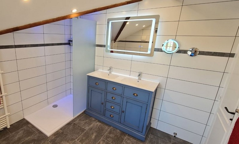 The Lodge, Bath 1, 1