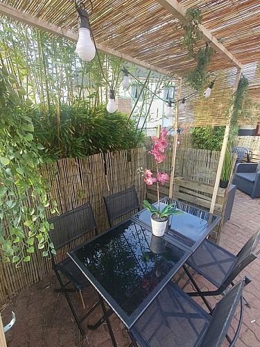 Terrasse-creperie-aux-anciennes-halles